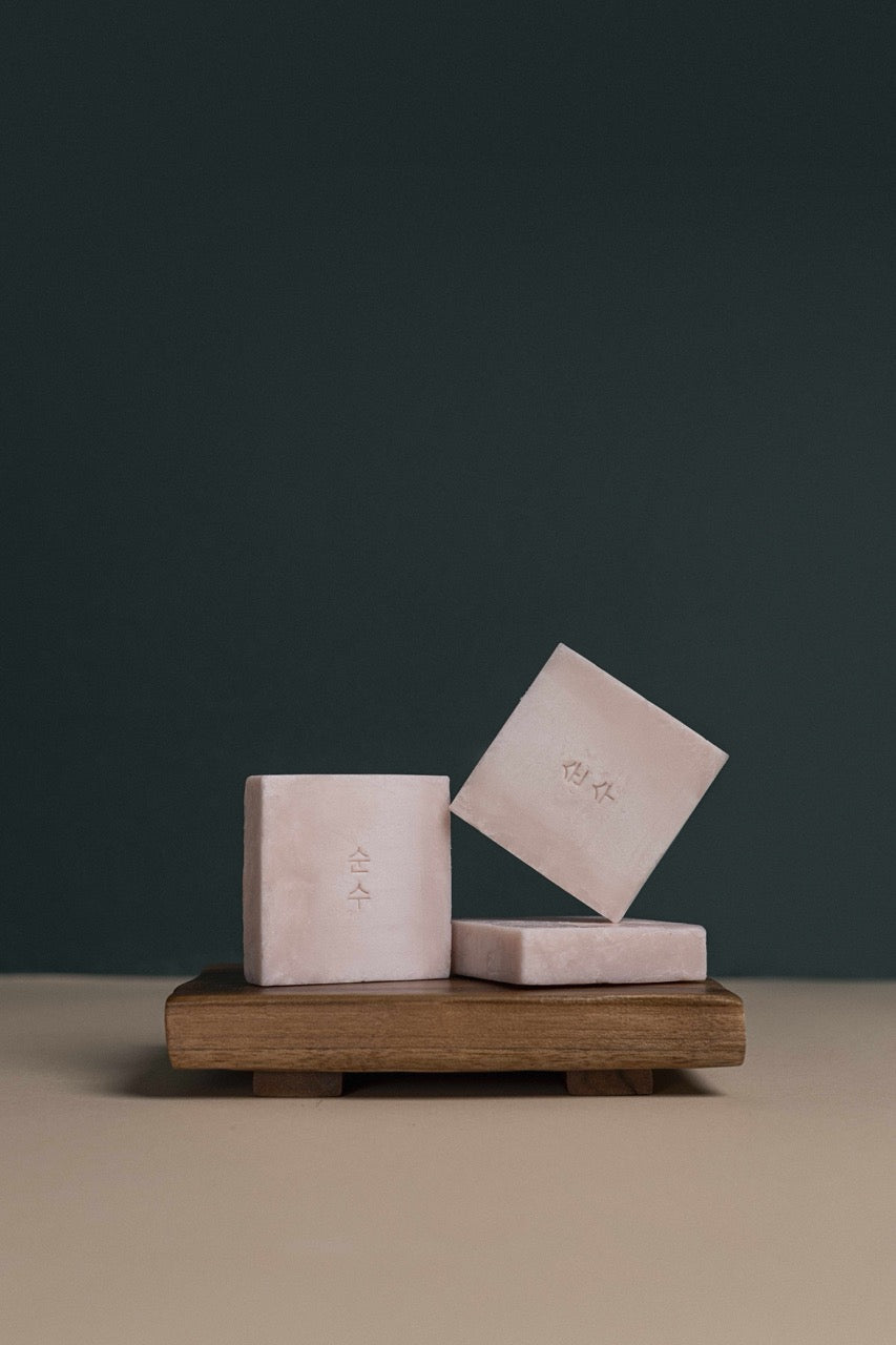 Ondo Beauty 36.5 Calamine & Oatmeal Cleansing Bar - Gentle Care for Delicate SkinBeautyBreeze